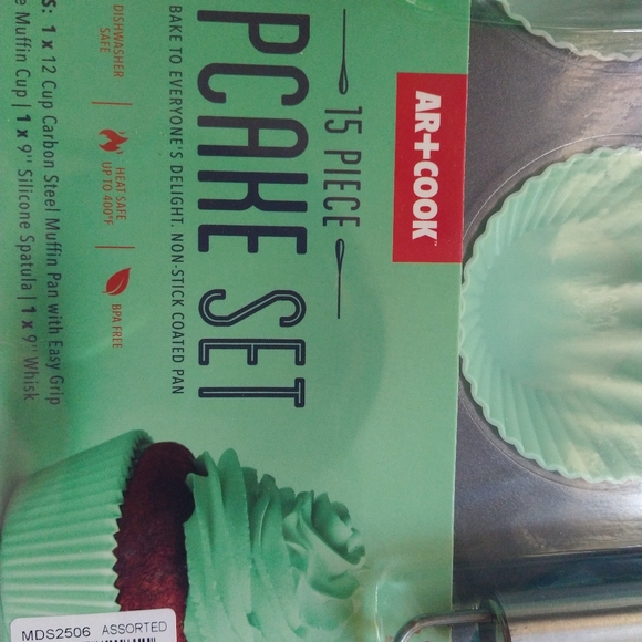 ART & COOK 15-Pc. Cupcake Pan, Silicone Liners & Tools Set - Picture 7 of 7